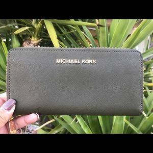 Micheal Kors Wallet